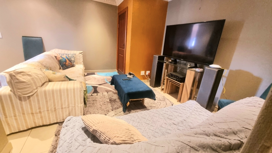 5 Bedroom Property for Sale in Crescent Wood Country Estate Gauteng