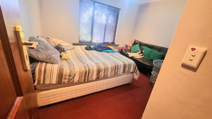 5 Bedroom Property for Sale in Crescent Wood Country Estate Gauteng