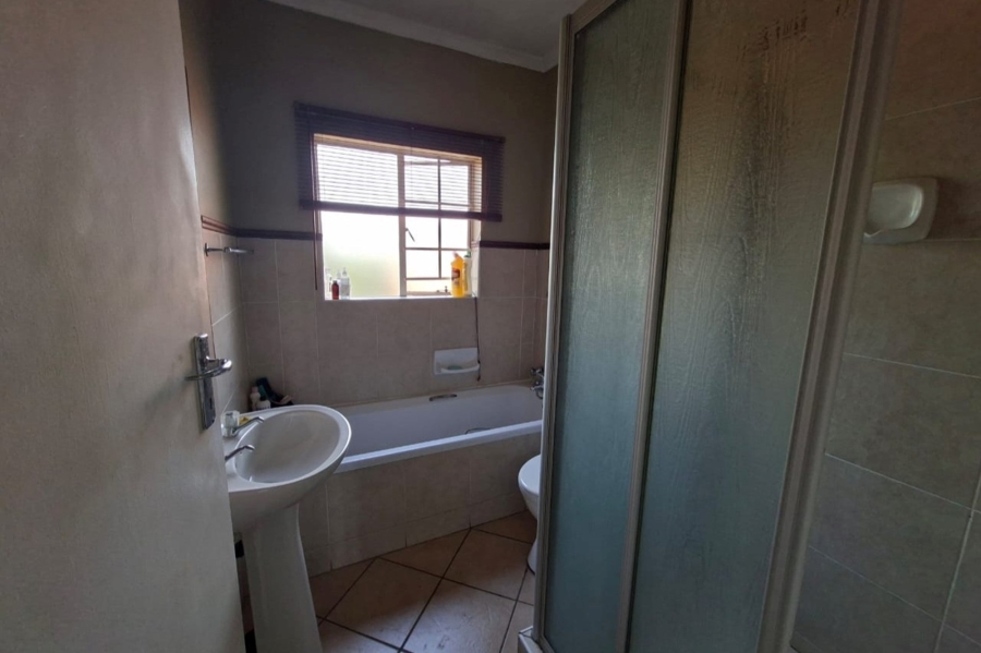 2 Bedroom Property for Sale in Mooikloof Ridge Gauteng