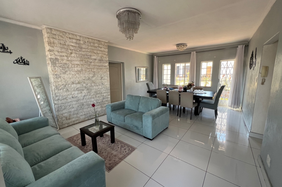 4 Bedroom Property for Sale in Erasmia Gauteng
