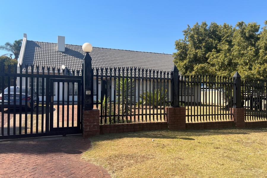 4 Bedroom Property for Sale in Erasmia Gauteng