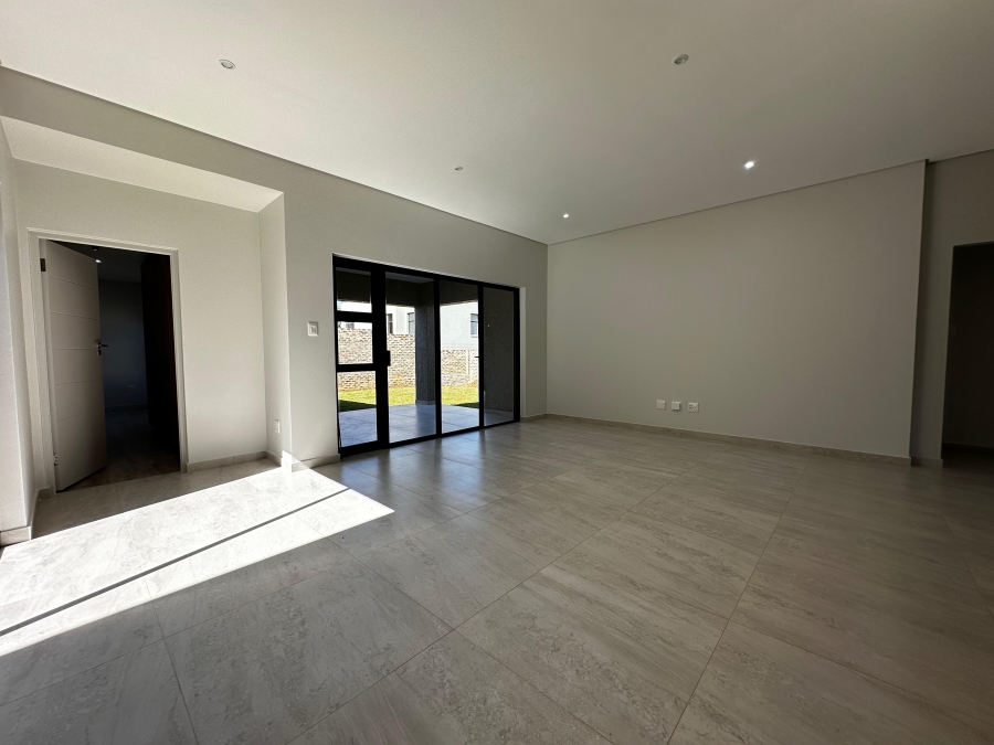 3 Bedroom Property for Sale in Blue Hills AH Gauteng