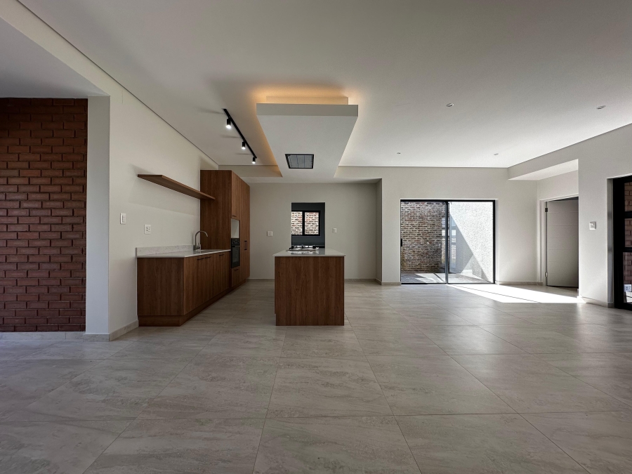 3 Bedroom Property for Sale in Blue Hills AH Gauteng