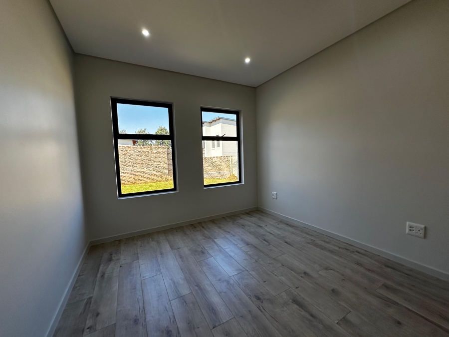 3 Bedroom Property for Sale in Blue Hills AH Gauteng