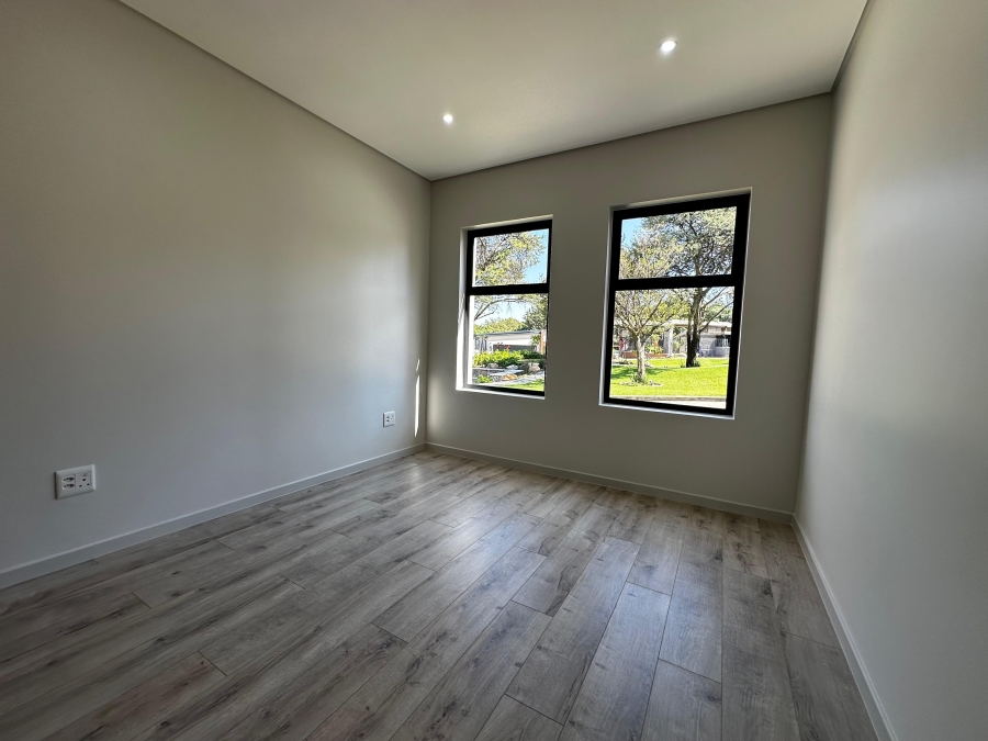 3 Bedroom Property for Sale in Blue Hills AH Gauteng