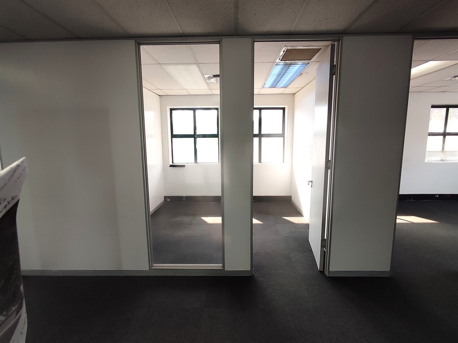To Let commercial Property for Rent in Hyde Park Gauteng