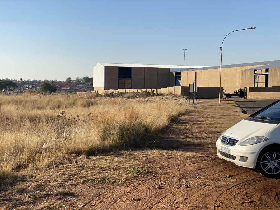 Commercial Property for Sale in Clayville Industria Gauteng