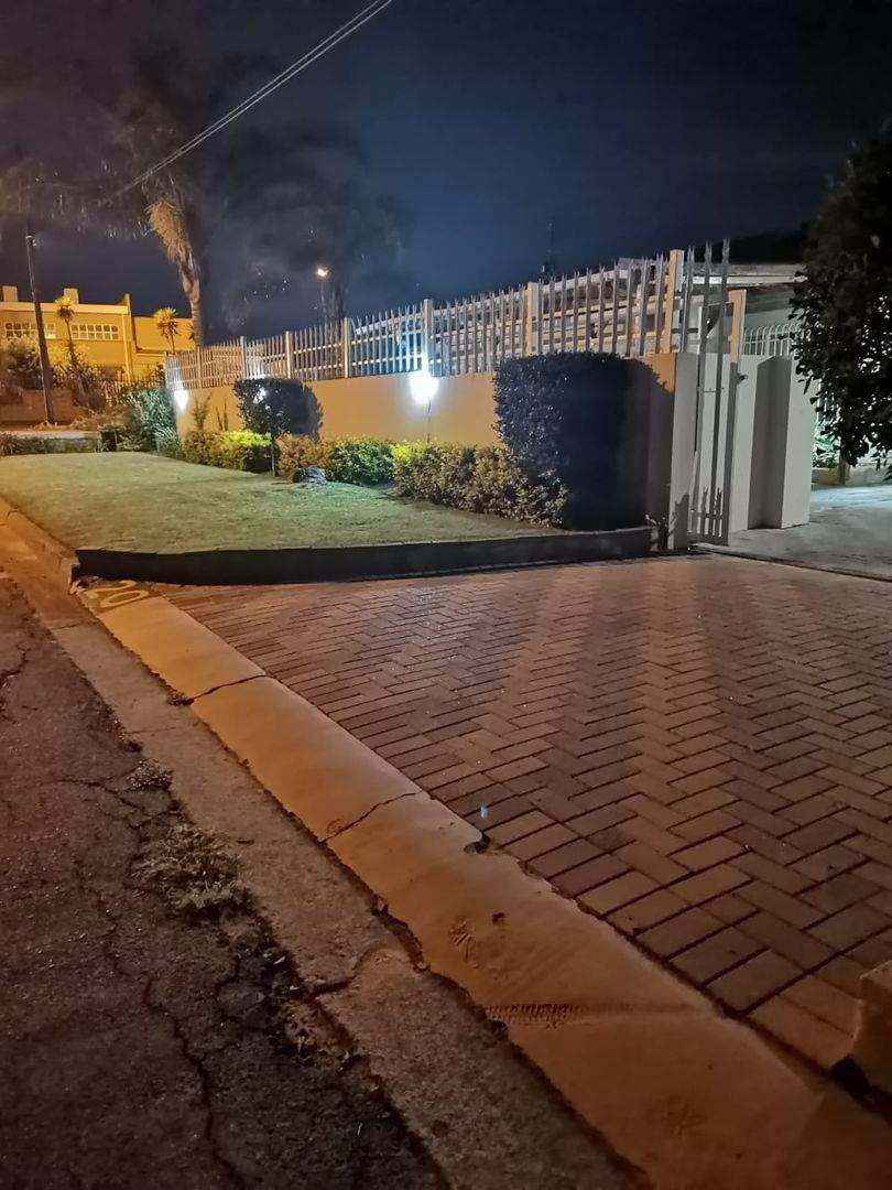3 Bedroom Property for Sale in Simmerfield Gauteng