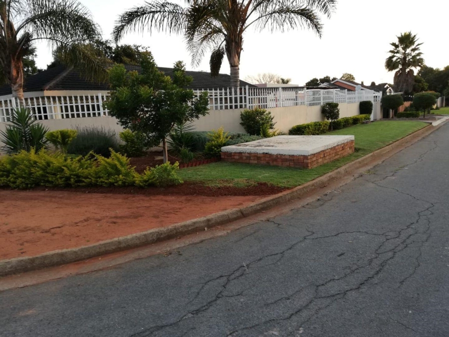3 Bedroom Property for Sale in Simmerfield Gauteng