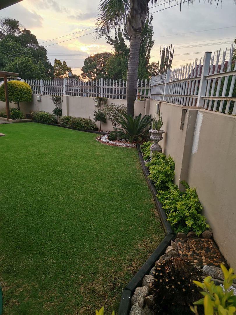 3 Bedroom Property for Sale in Simmerfield Gauteng