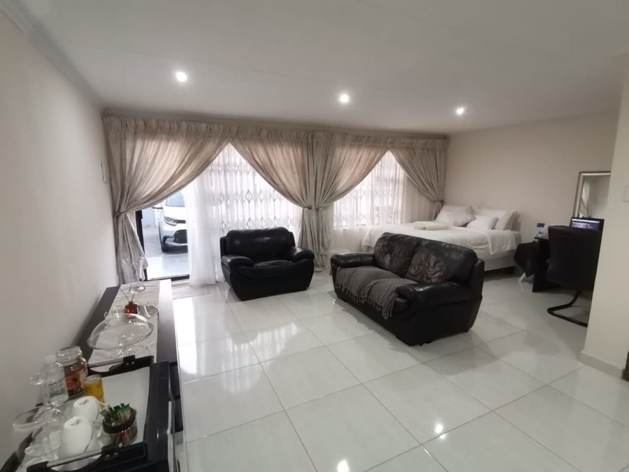 3 Bedroom Property for Sale in Simmerfield Gauteng