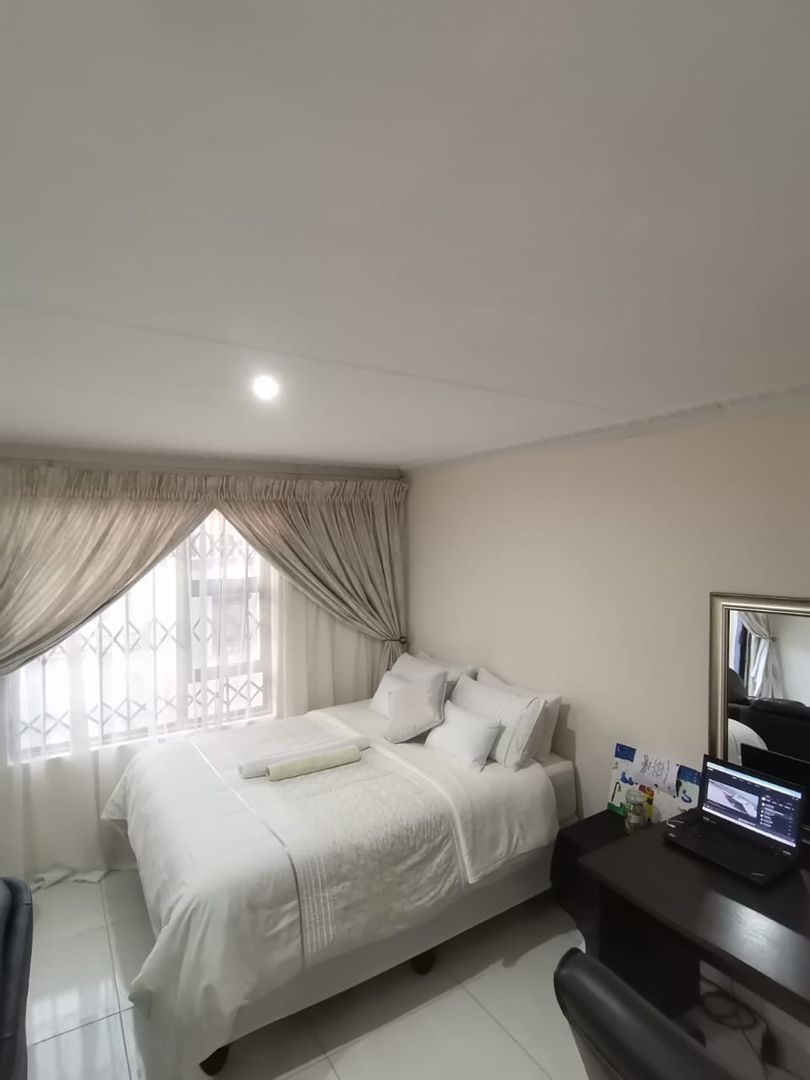 3 Bedroom Property for Sale in Simmerfield Gauteng