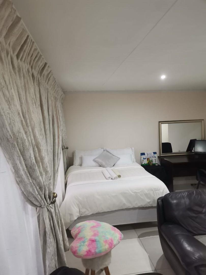 3 Bedroom Property for Sale in Simmerfield Gauteng
