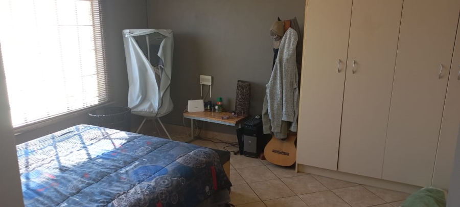 2 Bedroom Property for Sale in Eike Park Gauteng