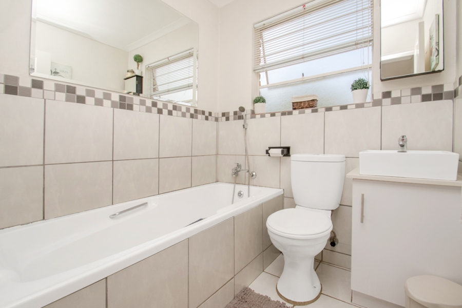 3 Bedroom Property for Sale in Honeydew Ridge Gauteng