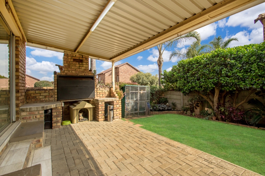3 Bedroom Property for Sale in Honeydew Ridge Gauteng