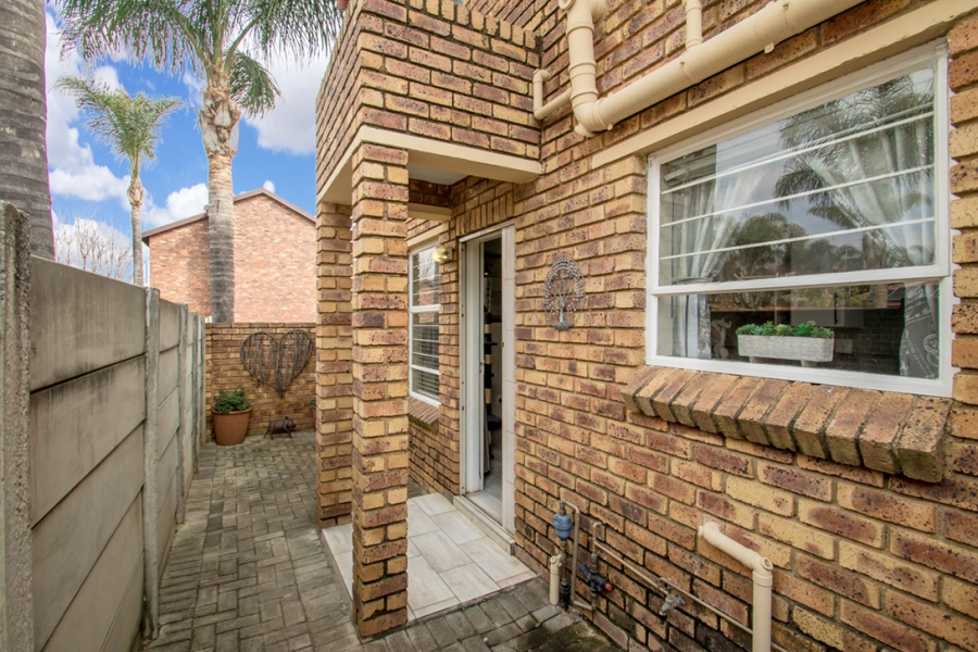 3 Bedroom Property for Sale in Honeydew Ridge Gauteng