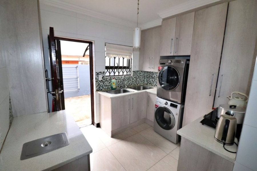 4 Bedroom Property for Sale in Mimosa Park Gauteng