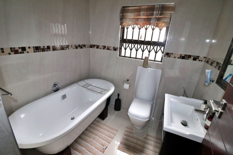 4 Bedroom Property for Sale in Mimosa Park Gauteng