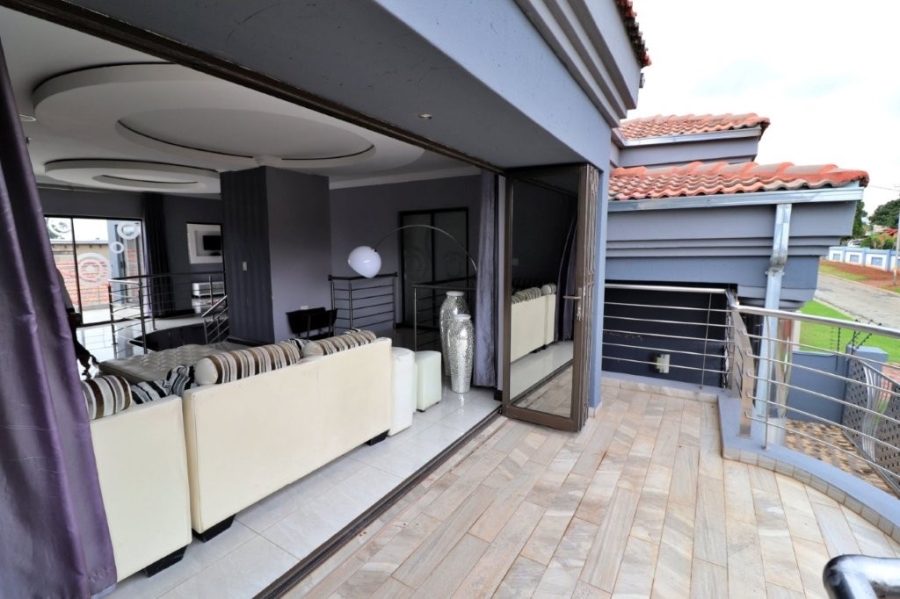 4 Bedroom Property for Sale in Mimosa Park Gauteng