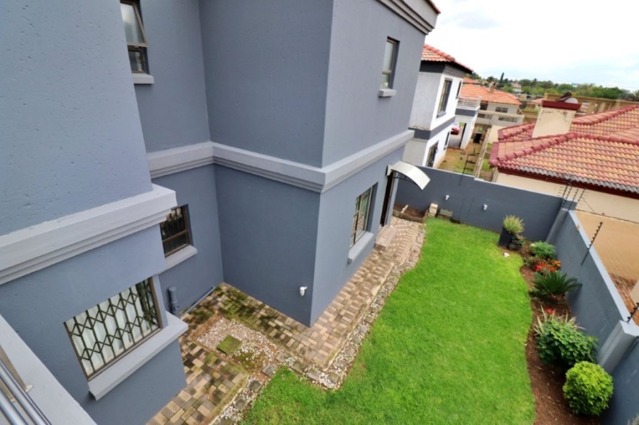 4 Bedroom Property for Sale in Mimosa Park Gauteng