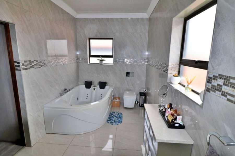 4 Bedroom Property for Sale in Mimosa Park Gauteng