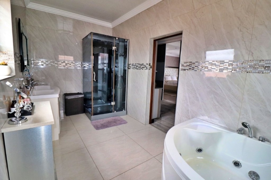 4 Bedroom Property for Sale in Mimosa Park Gauteng