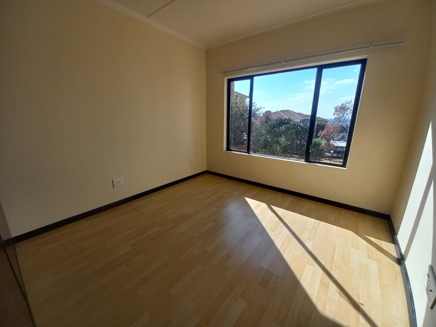 To Let 2 Bedroom Property for Rent in Greenstone Hill Gauteng