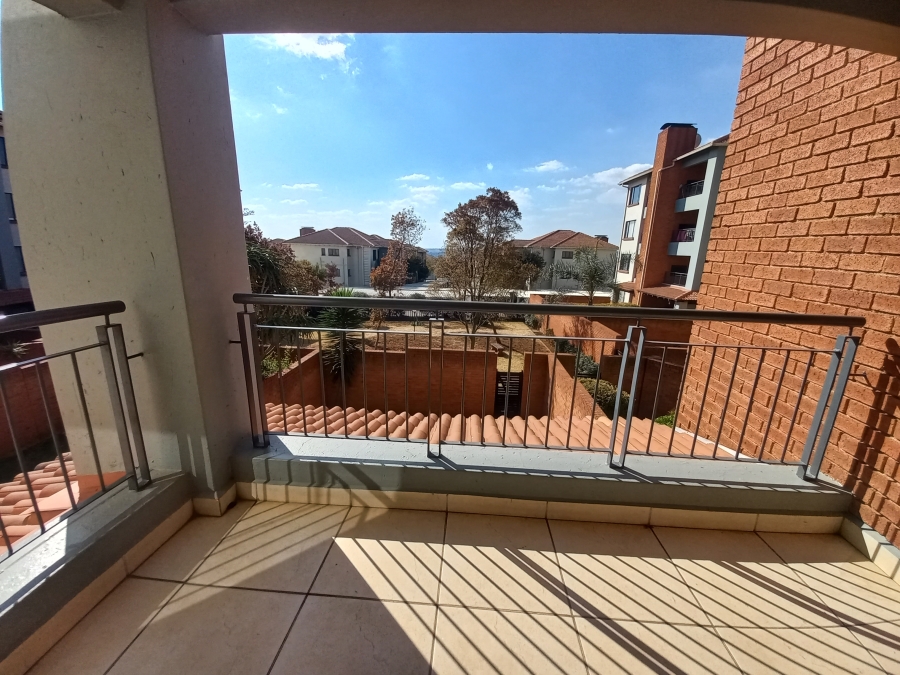 To Let 2 Bedroom Property for Rent in Greenstone Hill Gauteng