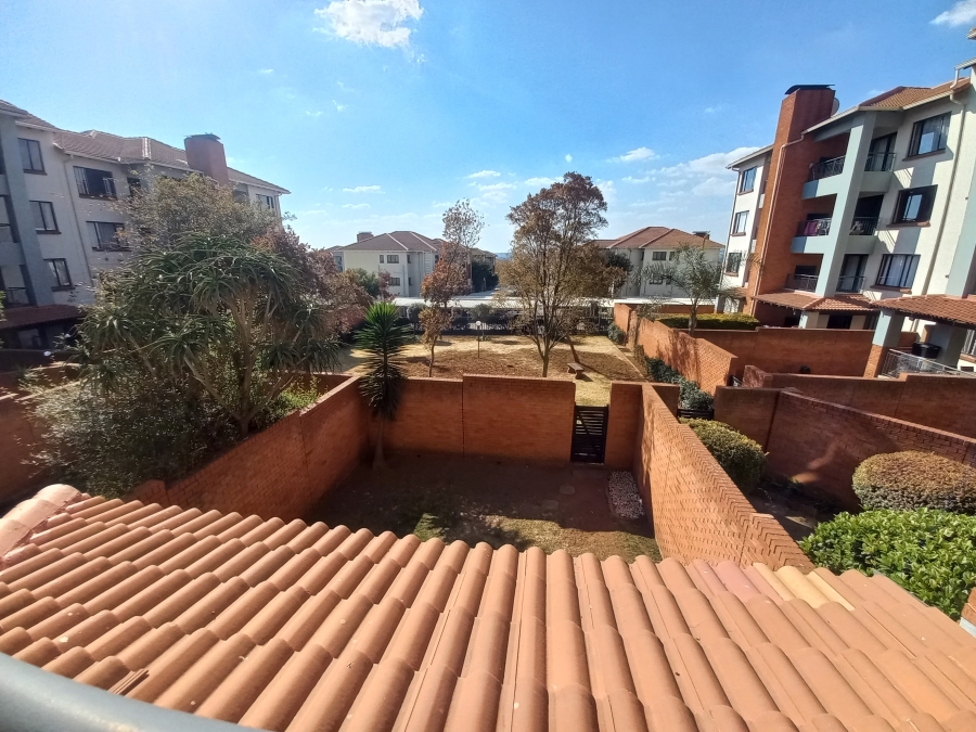 To Let 2 Bedroom Property for Rent in Greenstone Hill Gauteng
