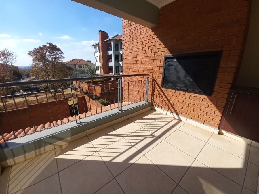 To Let 2 Bedroom Property for Rent in Greenstone Hill Gauteng