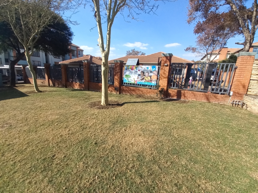 To Let 2 Bedroom Property for Rent in Greenstone Hill Gauteng
