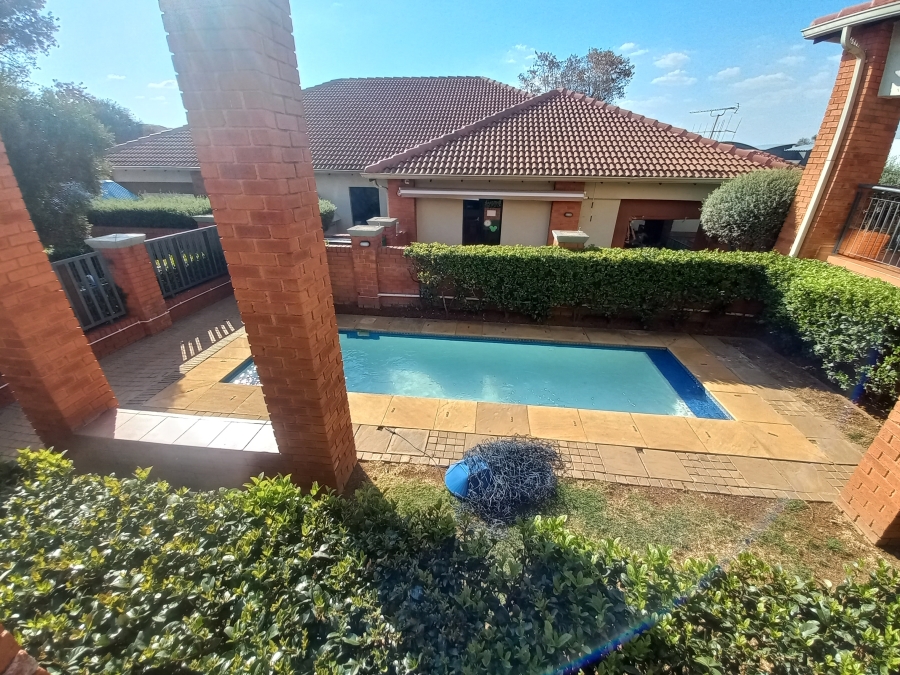 To Let 2 Bedroom Property for Rent in Greenstone Hill Gauteng
