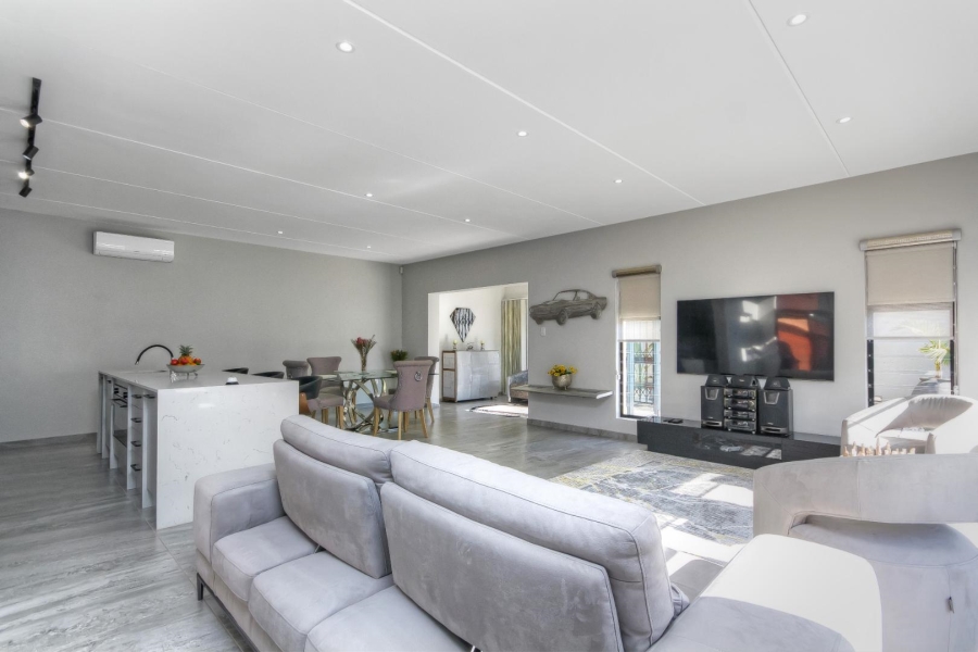 4 Bedroom Property for Sale in Carlswald Gauteng