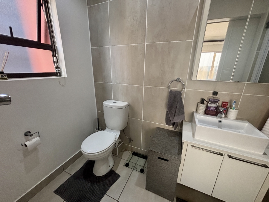 2 Bedroom Property for Sale in Barbeque Downs Gauteng