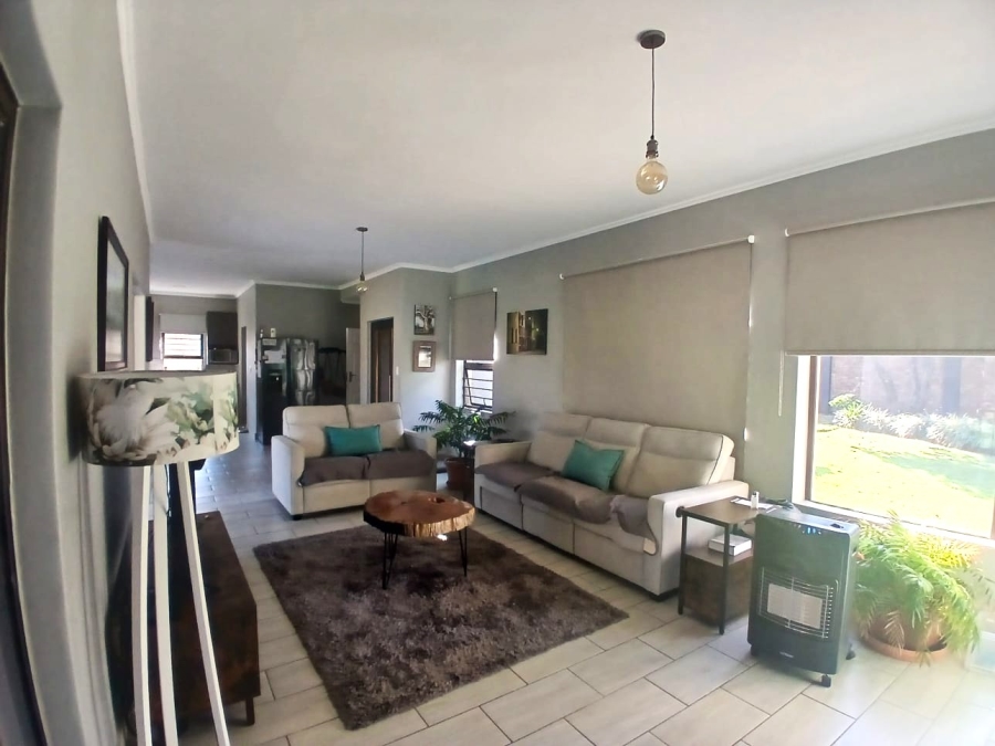4 Bedroom Property for Sale in Waverley Gauteng