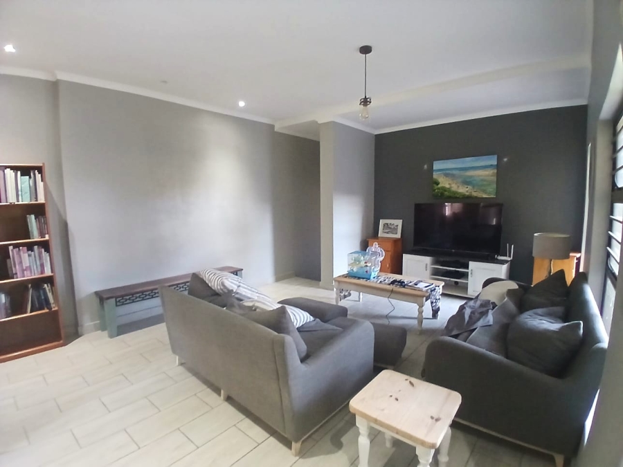 4 Bedroom Property for Sale in Waverley Gauteng