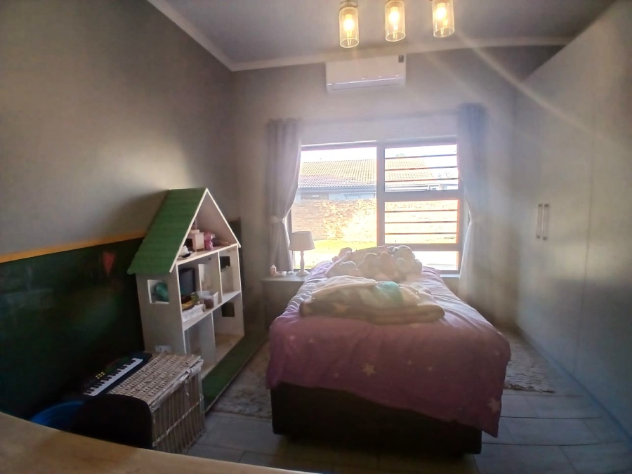 4 Bedroom Property for Sale in Waverley Gauteng