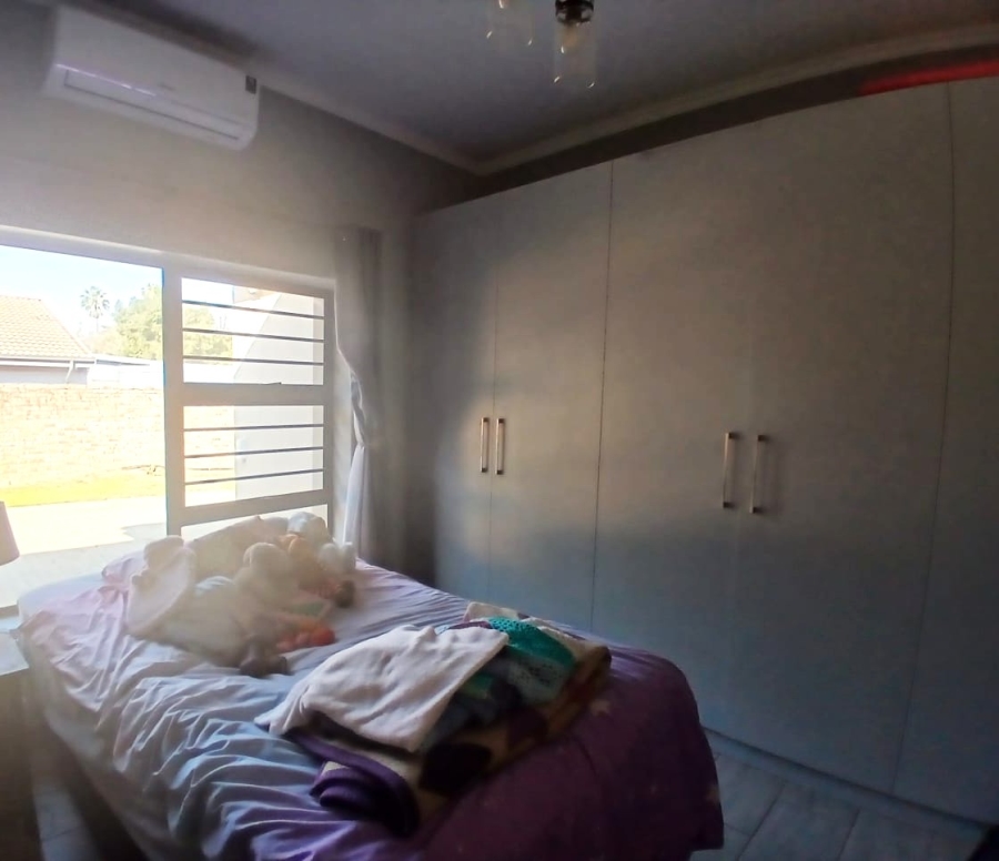 4 Bedroom Property for Sale in Waverley Gauteng
