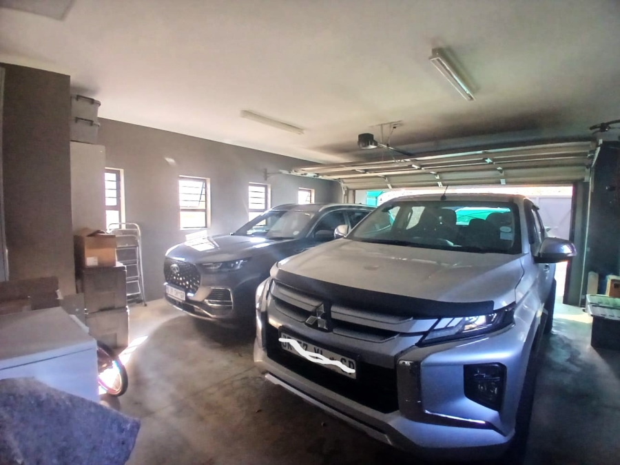 4 Bedroom Property for Sale in Waverley Gauteng