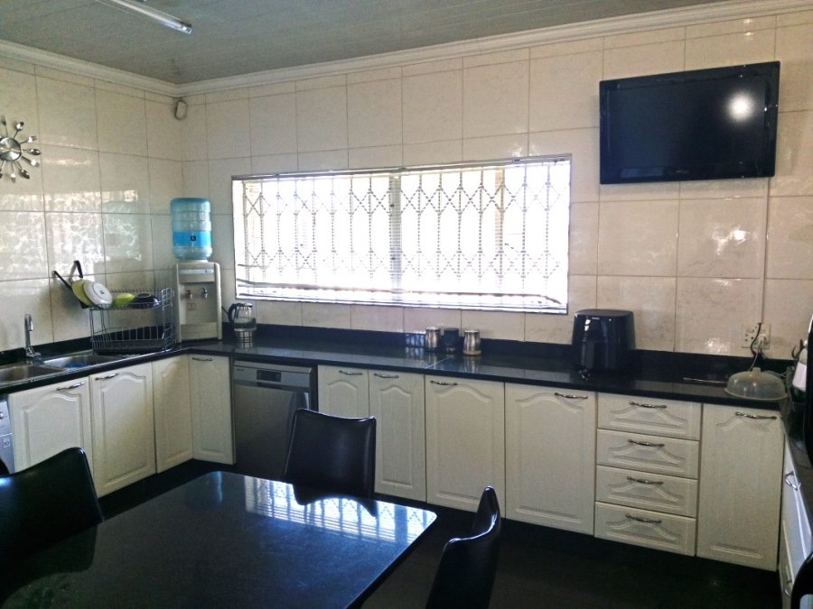 4 Bedroom Property for Sale in Lombardy East Gauteng