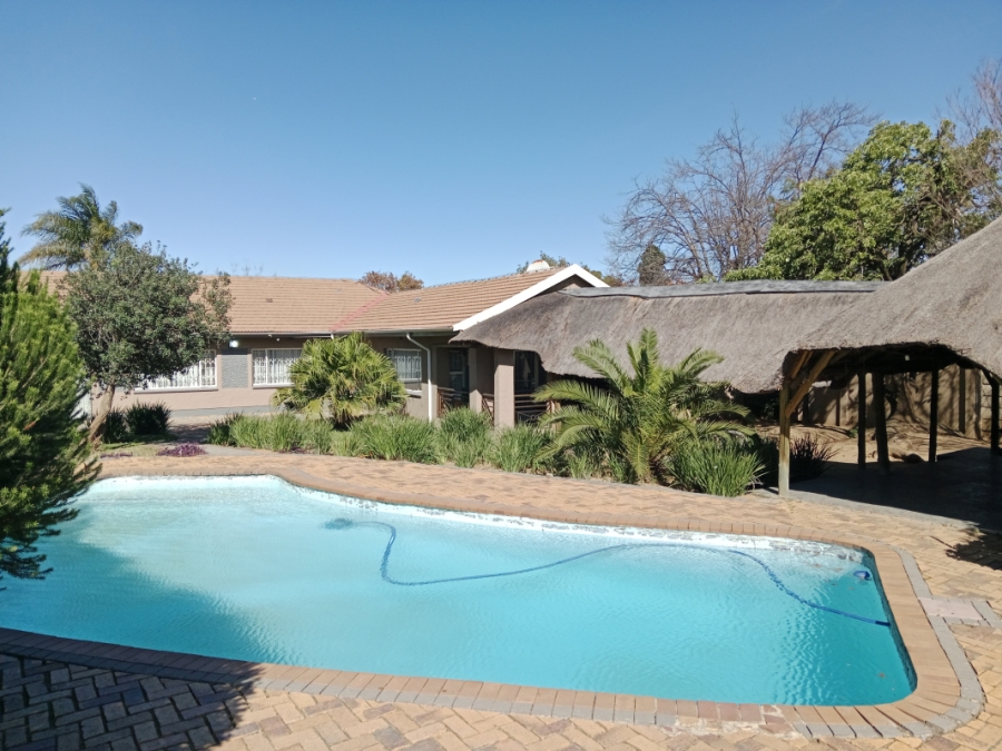 4 Bedroom Property for Sale in Lombardy East Gauteng
