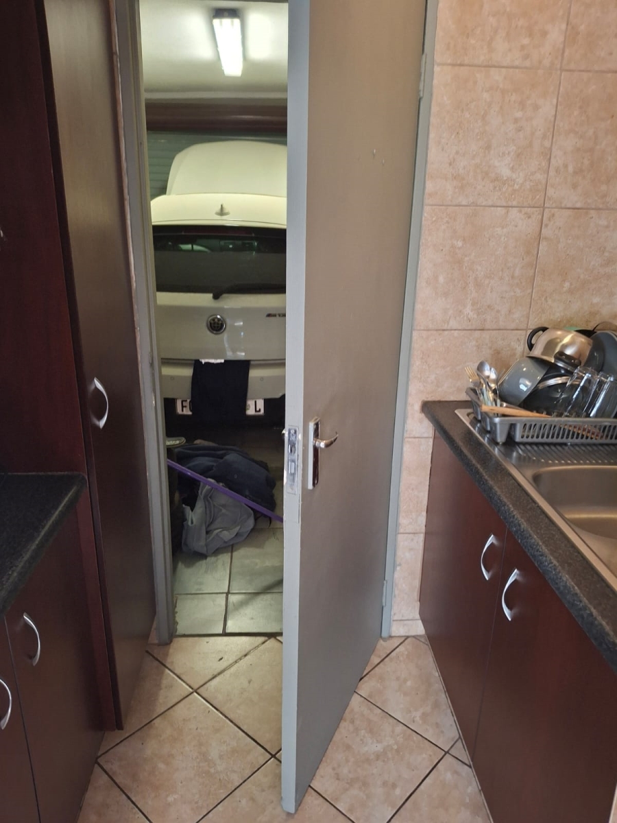 2 Bedroom Property for Sale in Eike Park Gauteng