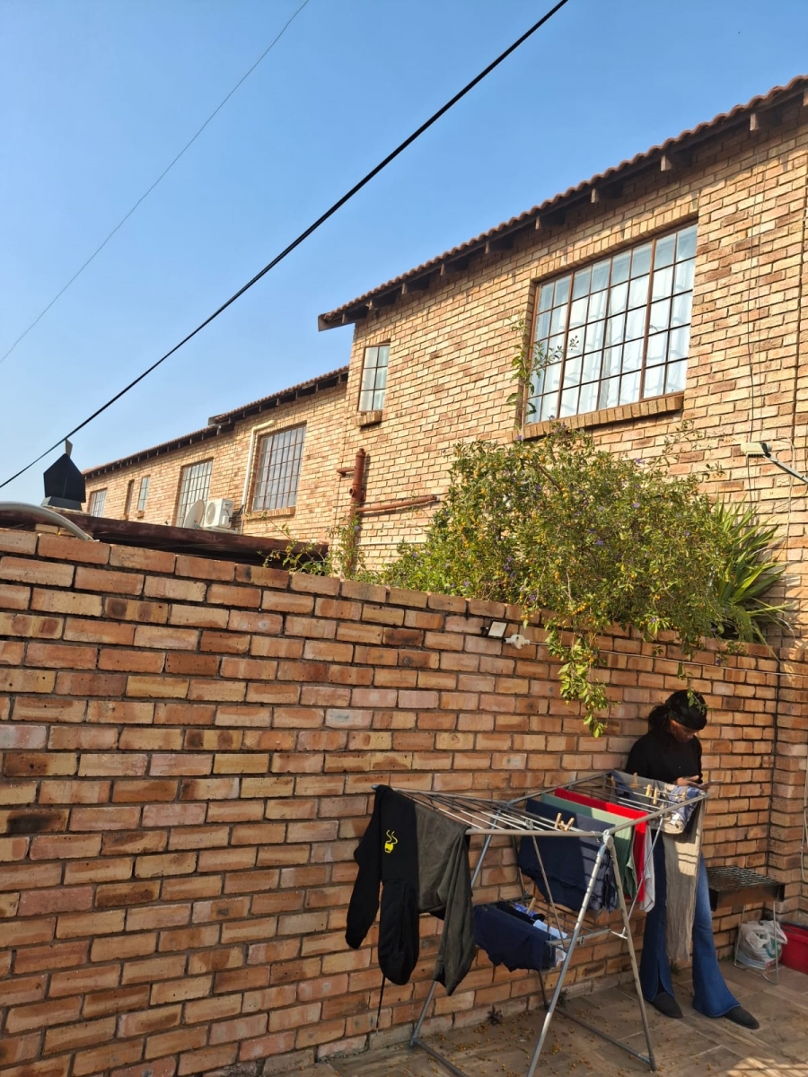 2 Bedroom Property for Sale in Eike Park Gauteng