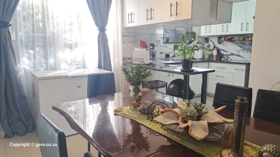 3 Bedroom Property for Sale in Mountain View Gauteng