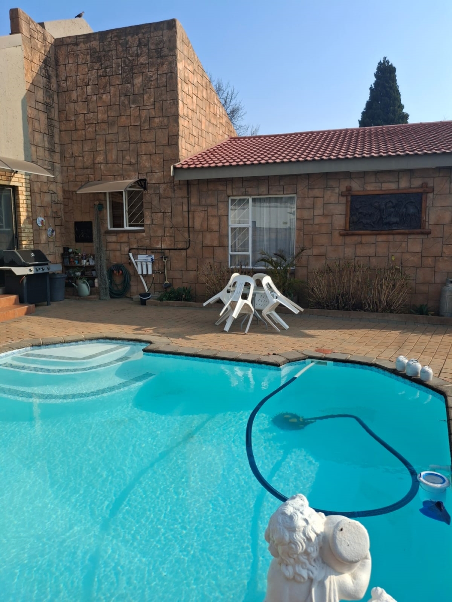 4 Bedroom Property for Sale in Eike Park Gauteng