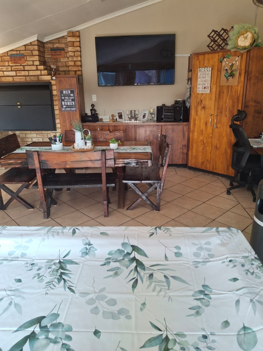4 Bedroom Property for Sale in Eike Park Gauteng