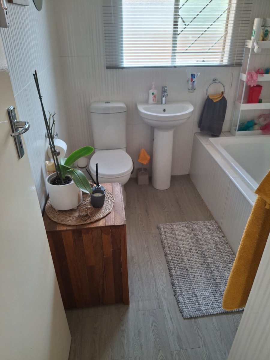 4 Bedroom Property for Sale in Eike Park Gauteng