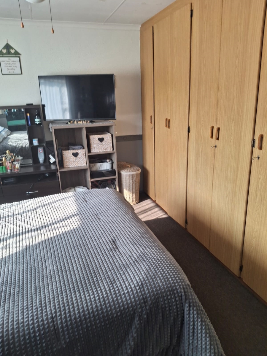 4 Bedroom Property for Sale in Eike Park Gauteng
