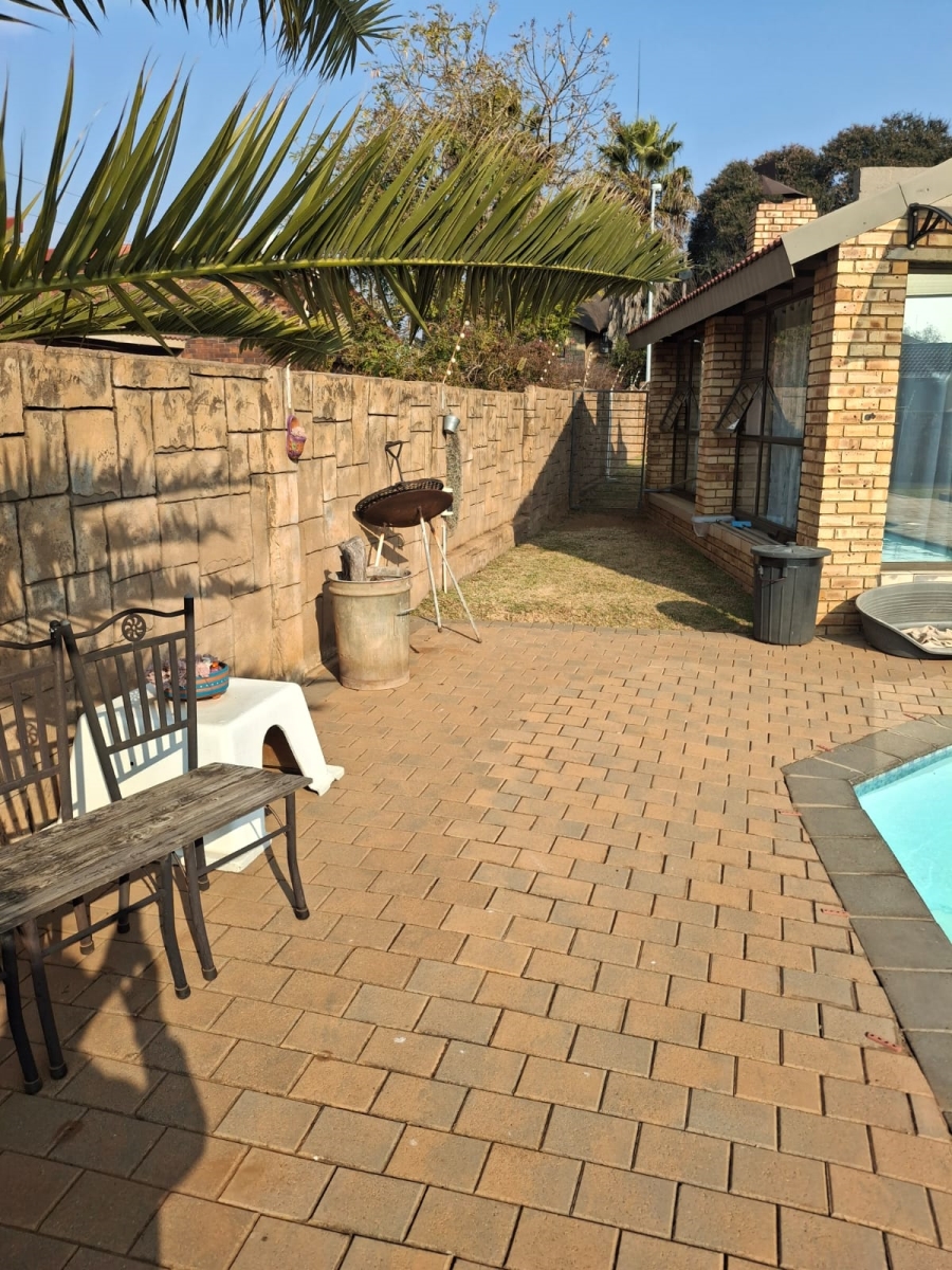 4 Bedroom Property for Sale in Eike Park Gauteng